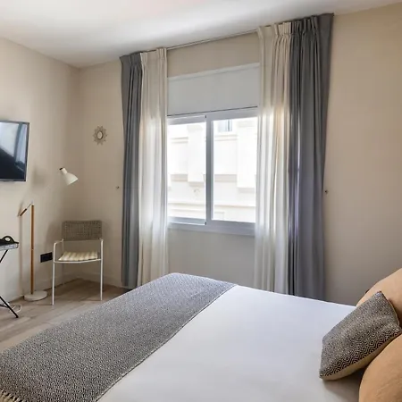 Готель Rainbow