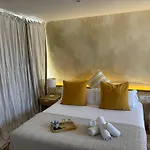 Rainbow Hotel *