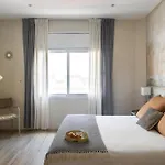 Rainbow Hotel *