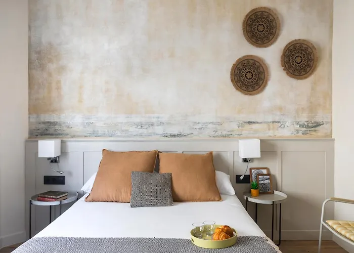 Rainbow מלון סיטגס